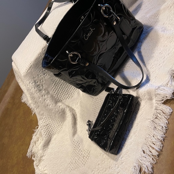 Coach - Picture 5 of 13